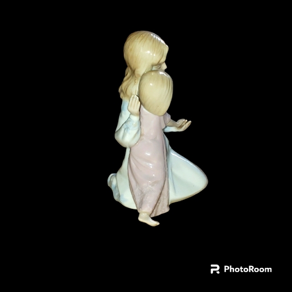Beautiful Vintage Paul Sebastian (1990) Ceramic Mother and Daughter Figurine - Picture 4 of 8